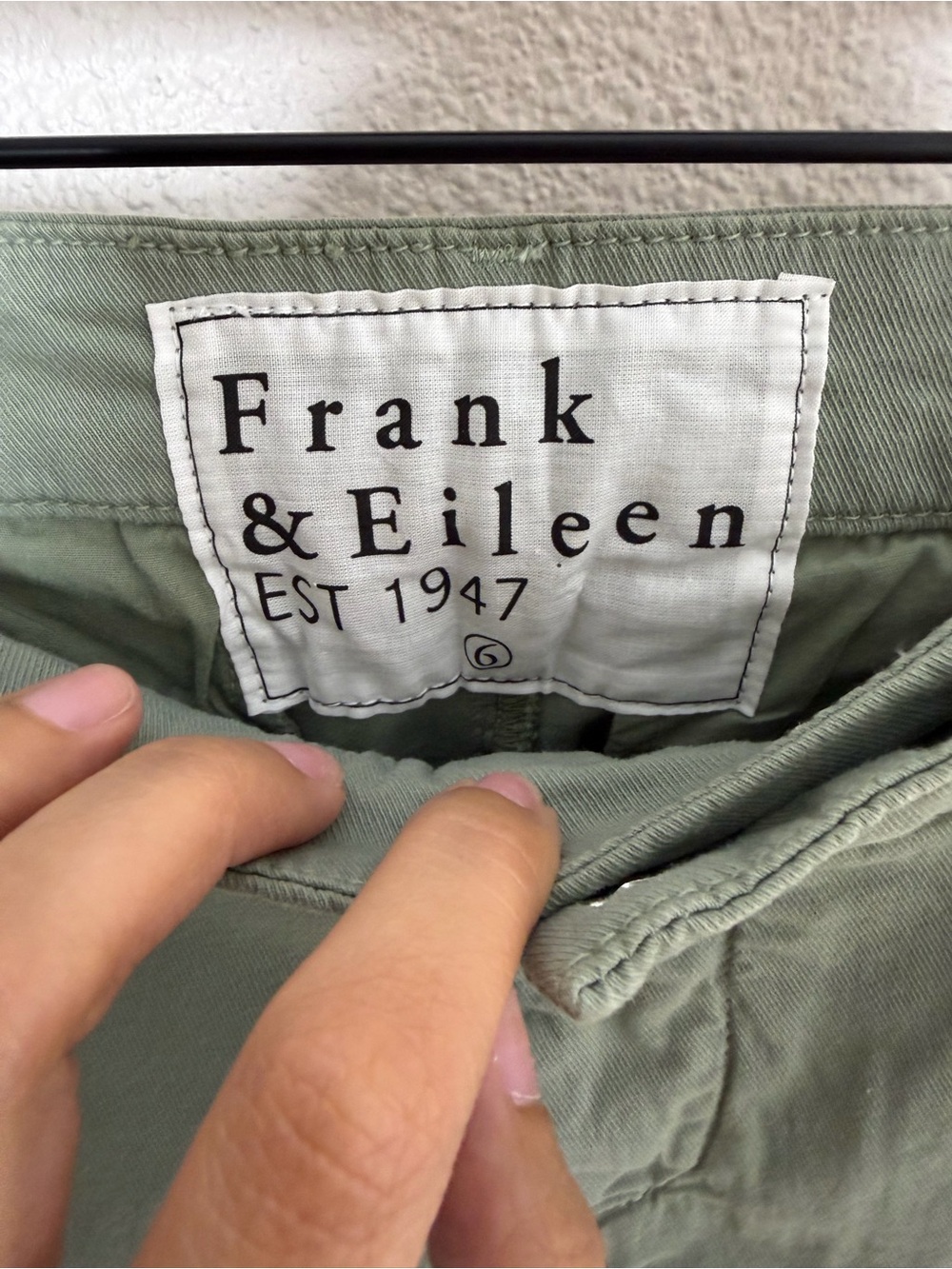 Frank & Eileen Wicklow Italian Performance
Chino Pants Sz 6 - Picture 5 of 6